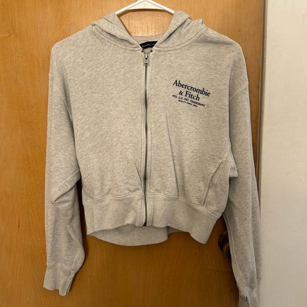 Abercrombie & Fitch cropped hoodie